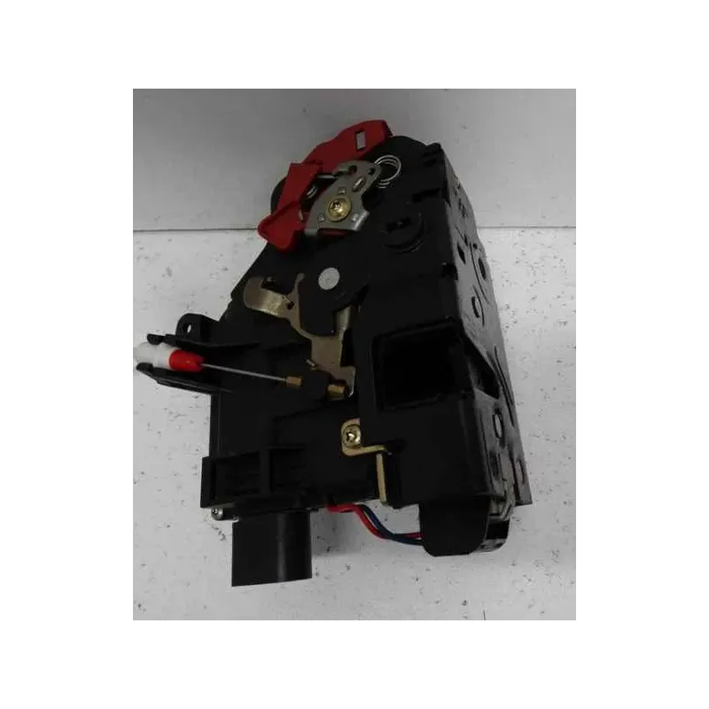 Serrure porte arriere droite audi a2