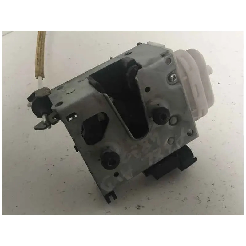 Serrure porte avant droit audi a3 8l