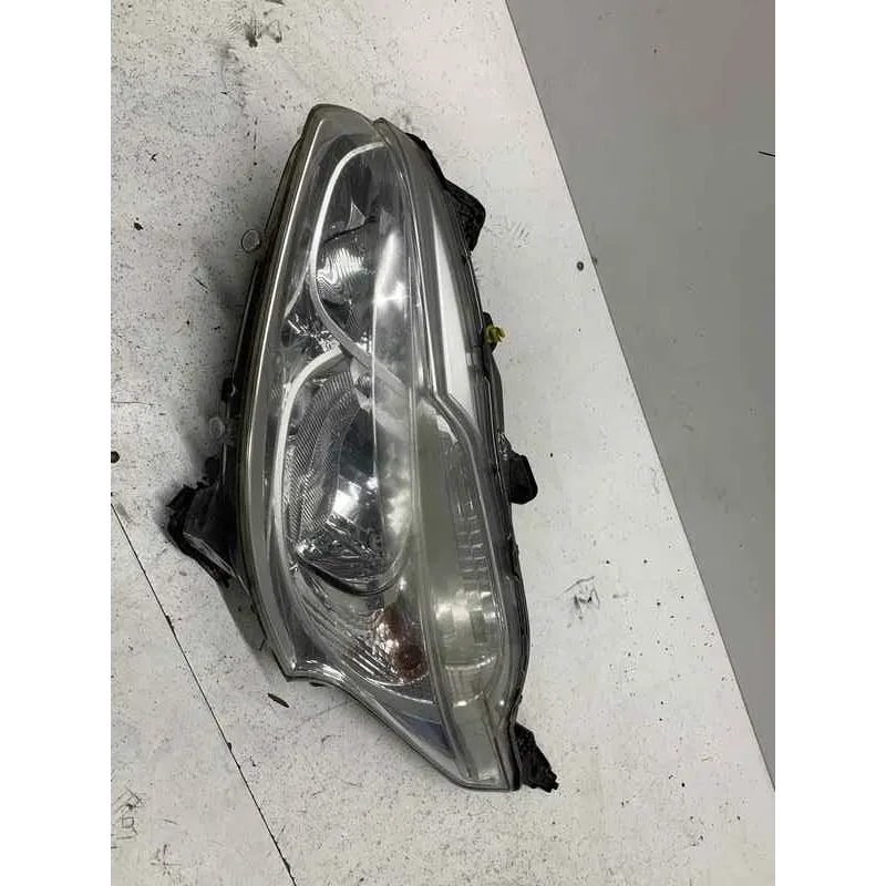 Phare gauche peugeot 208