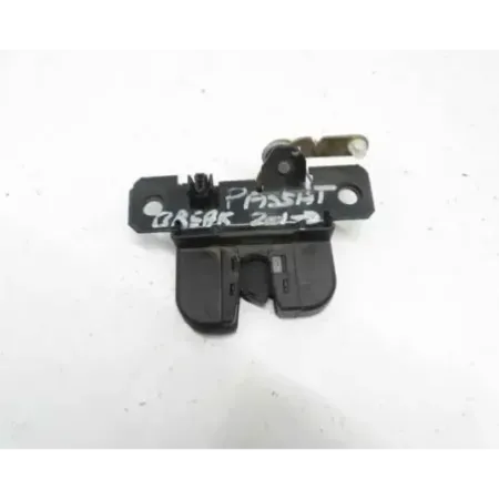 Serrure coffre arriere