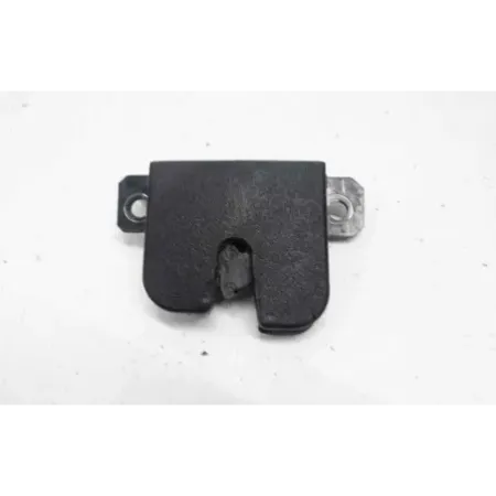 Serrure coffre arriere