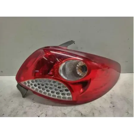 Feu arriere droit peugeot 206