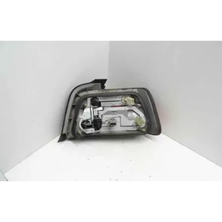 Feu arriere gauche bmw serie 3 e36