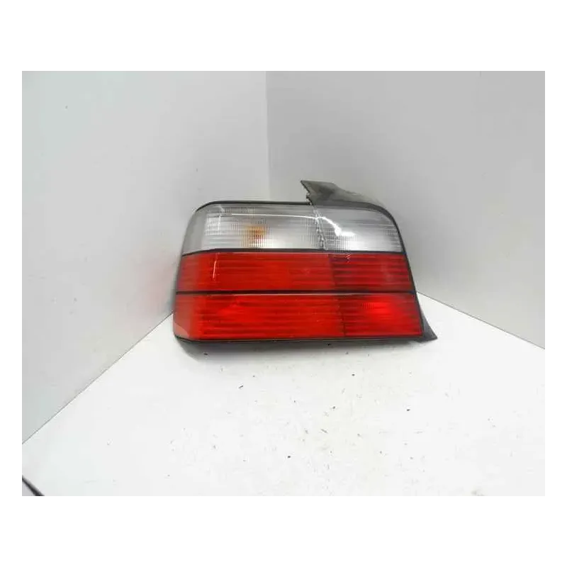 Feu arriere gauche bmw serie 3 e36
