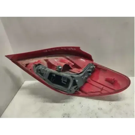 Feu arriere gauche peugeot 207
