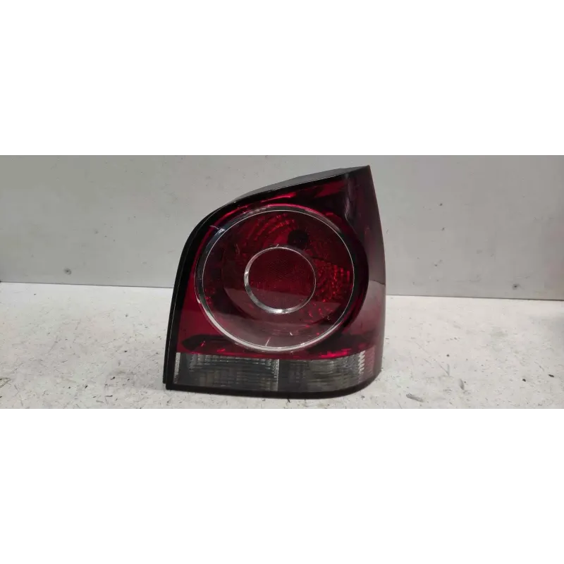 Feu arriere droit volkswagen polo 9n iv