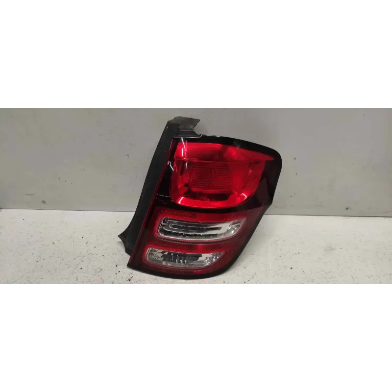 Feu arriere droit citroen c3