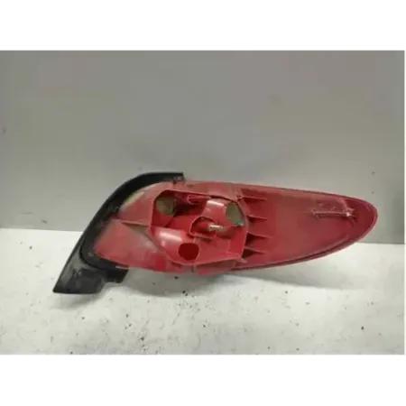 Feu arriere gauche peugeot 206
