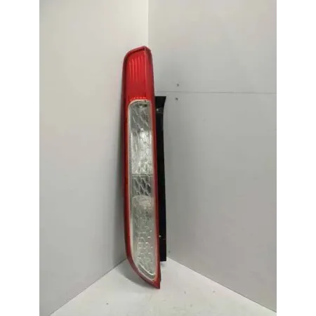 Feu arriere gauche ford focus