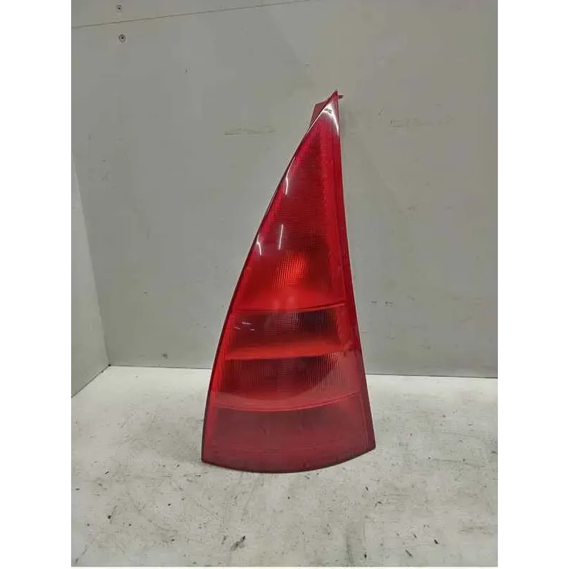 Feu arriere droit citroen c3