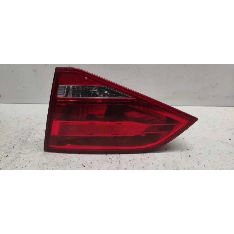 Feu arriere interieur droit audi a4 8k