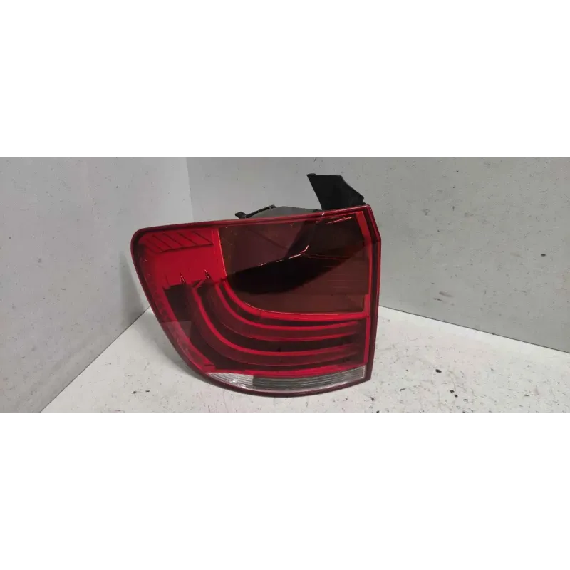 Feu arriere gauche bmw x1 e84