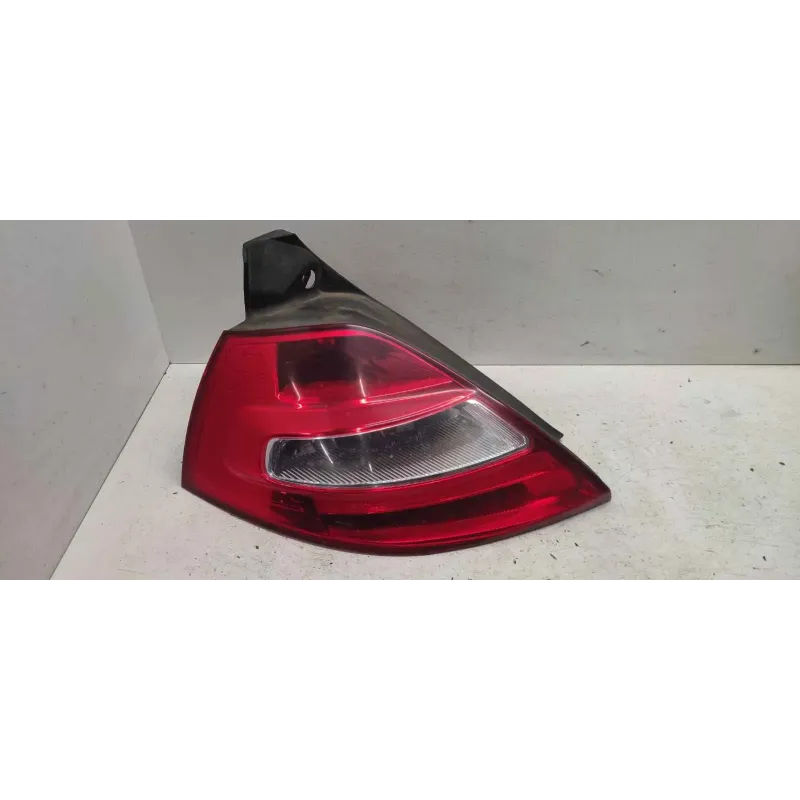 Feu arriere gauche renault megane