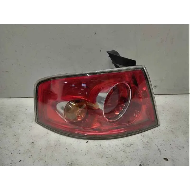 Feu arriere gauche seat ibiza iii 6l