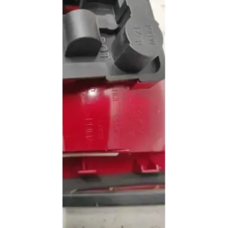 Feu arriere interieur gauche audi a4 8k