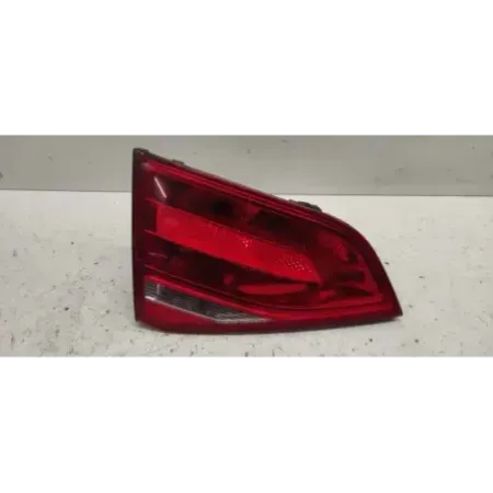 Feu arriere interieur gauche audi a4 8k
