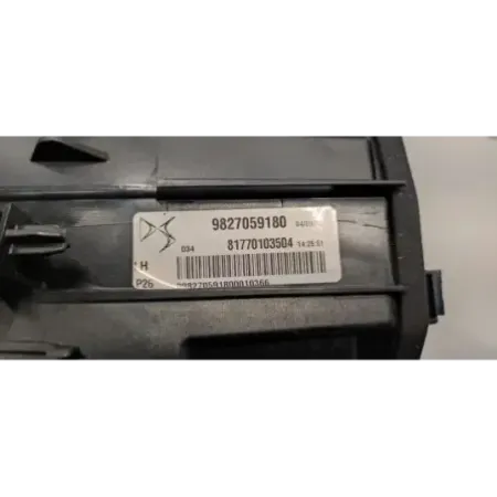 Feu arriere gauche citroen ds3