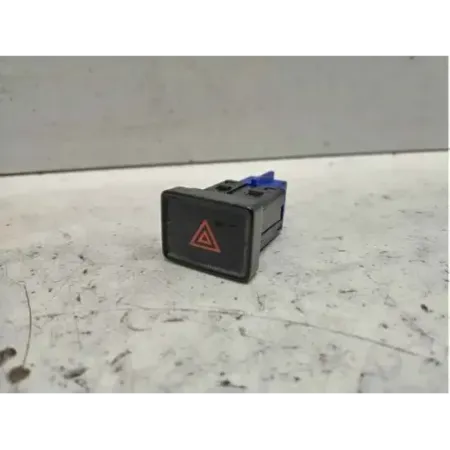 Bouton de warning volkswagen polo aw iv