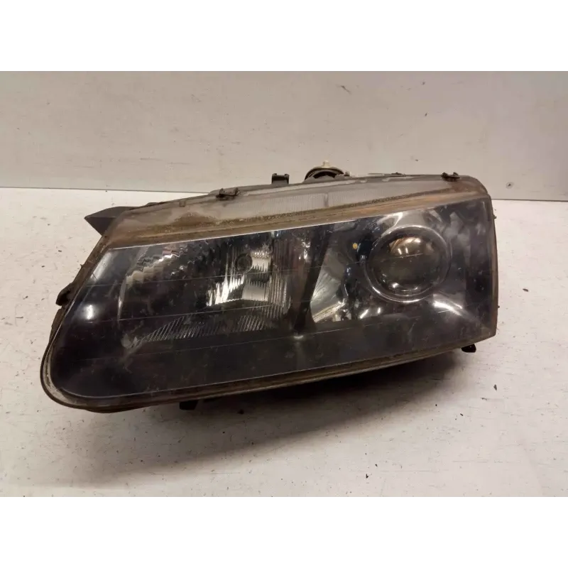 Phare gauche renault safrane