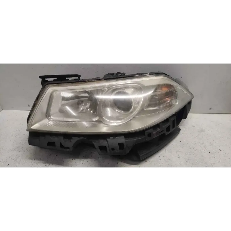 Phare gauche renault megane