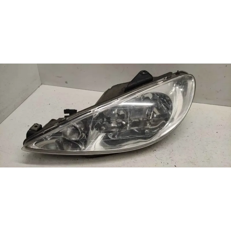 Phare gauche peugeot 206