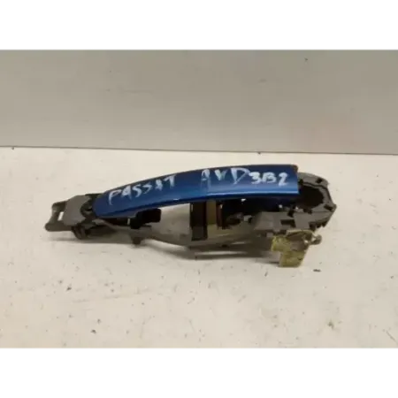 Poignee exterieure porte avant droite