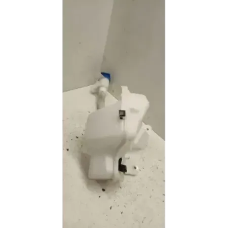 Reservoir lave-glace avant volkswagen tiguan