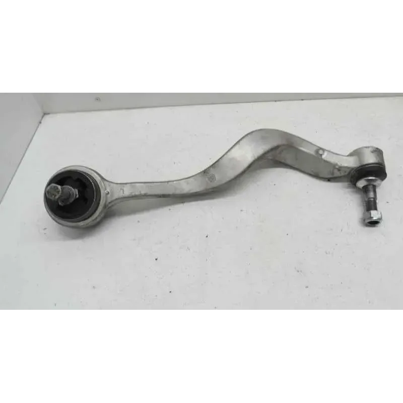 Bras superieur avant gauche