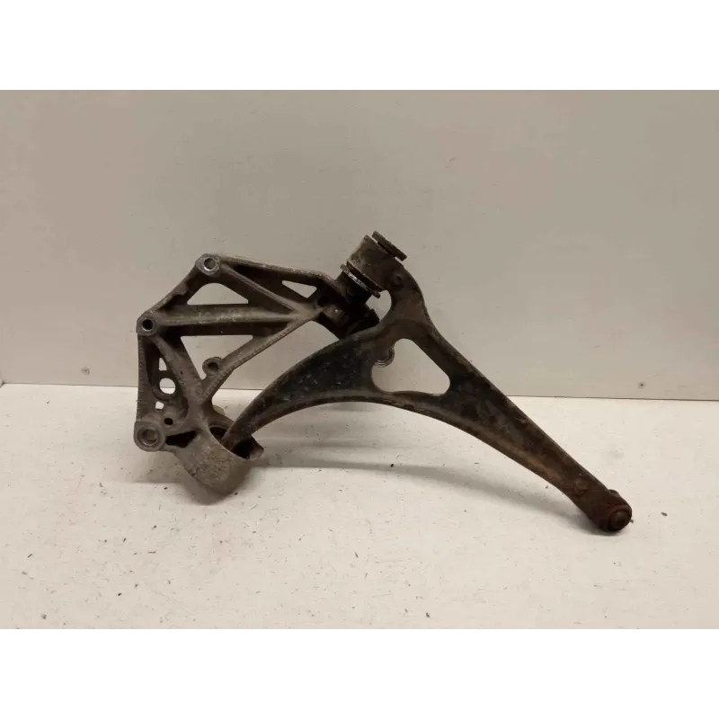 Bras inferieur avant gauche