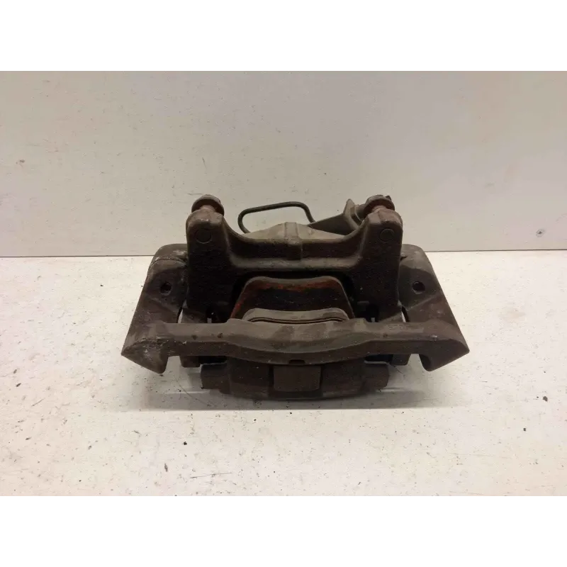 Etrier de frein avant droit