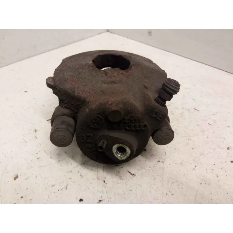 Etrier de frein avant droit