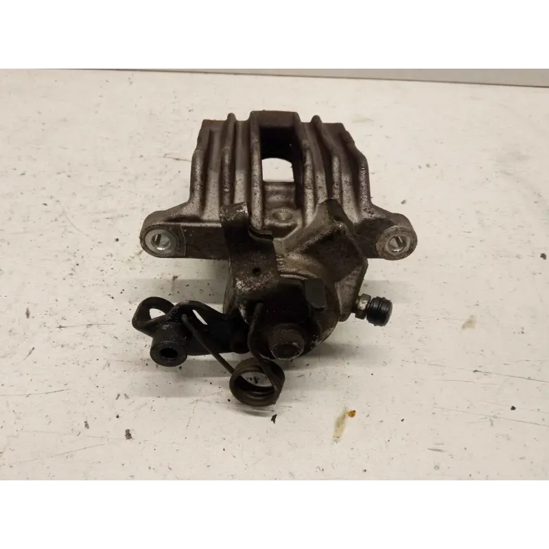 Etrier de frein avant gauche audi a3 8l