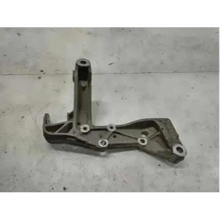 Support triangle inferieur avant droit volkswagen golf plus