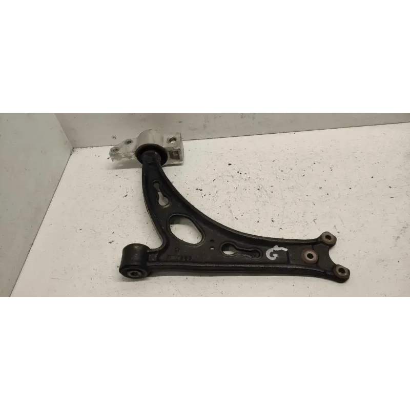 Bras inferieur avant droit volkswagen golf 5 v