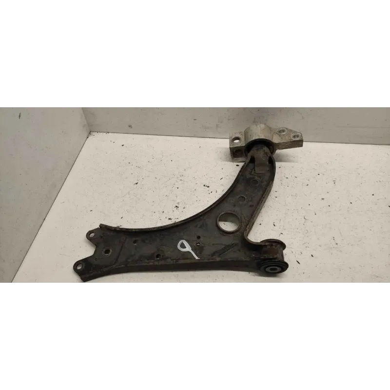 Bras inferieur avant gauche volkswagen golf 5 v