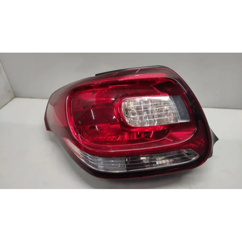 Feu arriere gauche citroen ds3