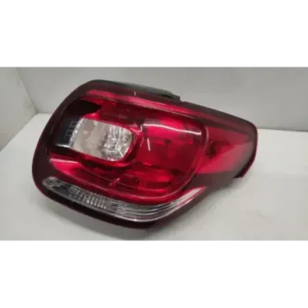 Feu arriere droit citroen ds3
