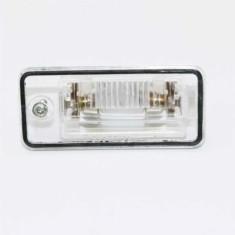 Eclaireur plaque arriere droit