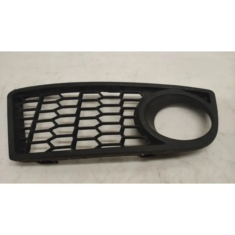 Grille de pare choc avant droit bmw serie 1 f20/f21