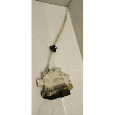 Serrure porte avant gauche audi a3 8p