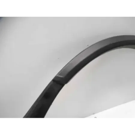 Elargisseur aile avant droit