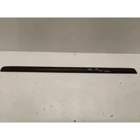 Baguette porte avant gauche