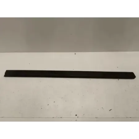 Baguette porte avant droite