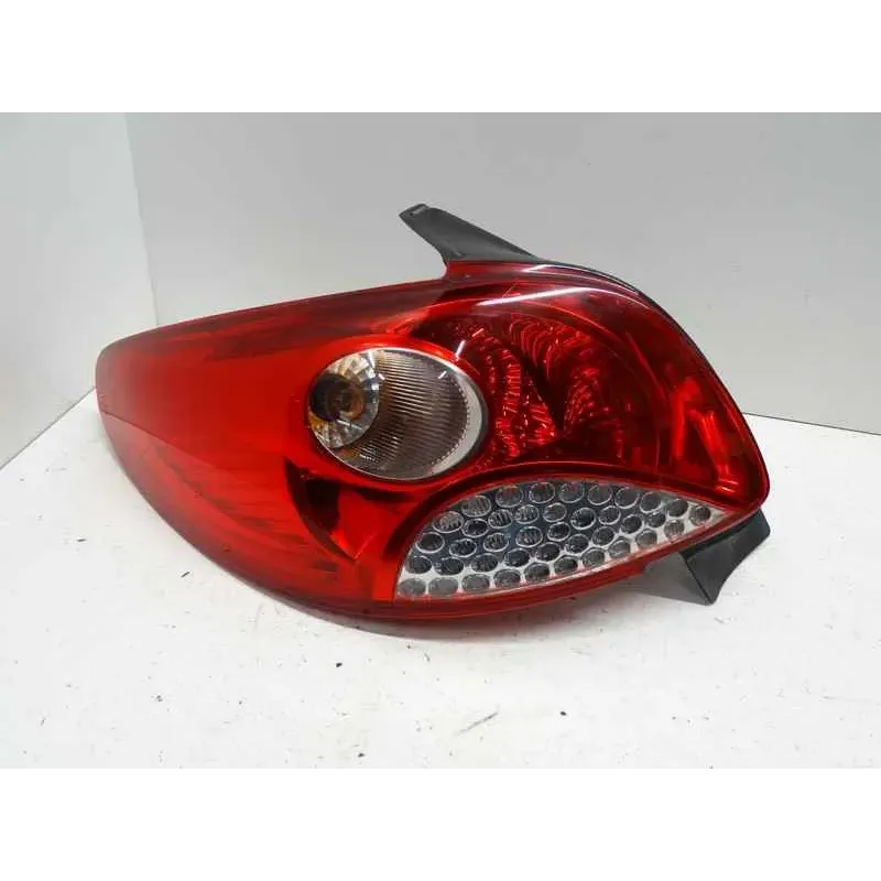 Feu arriere gauche peugeot 206+