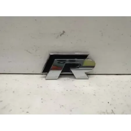 Sigle arriere volkswagen golf 6
