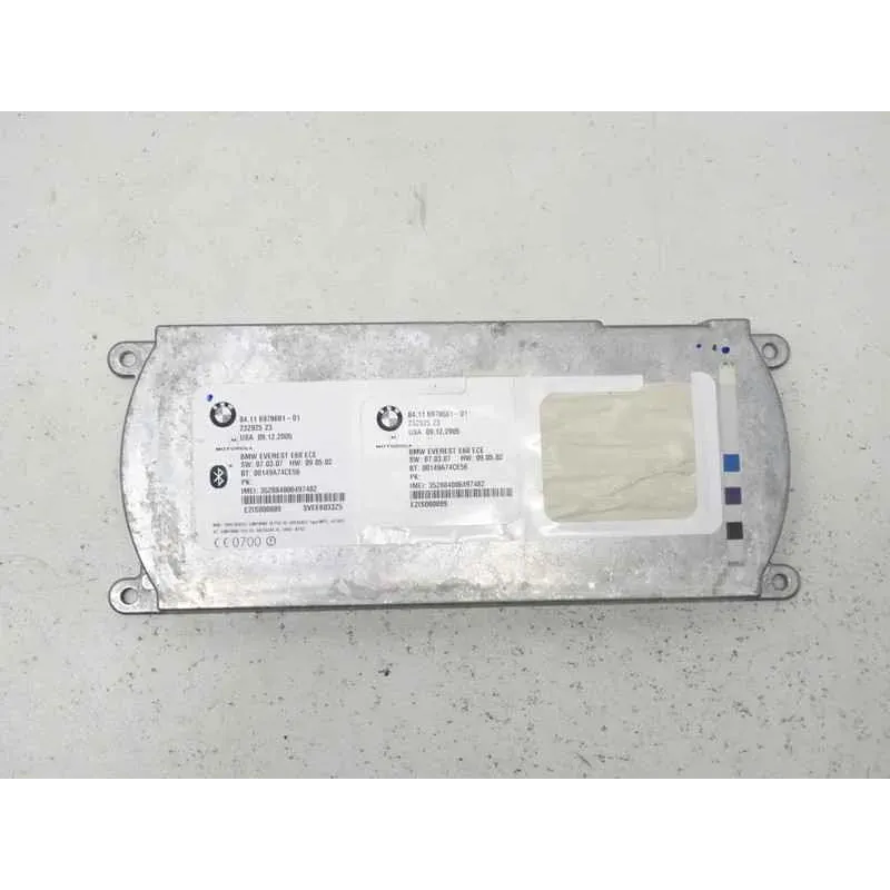 Calculateur telematique multimedia