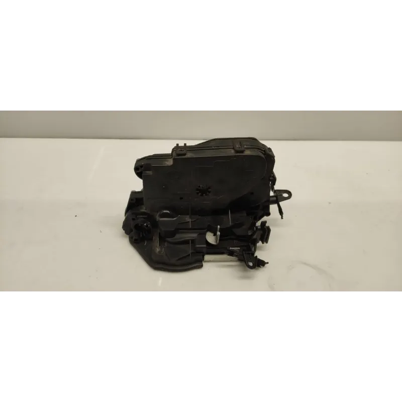 Serrure porte arriere droite bmw serie 3 e90/e91