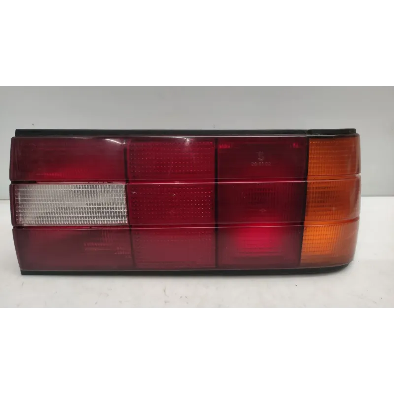 Feu arriere droit bmw serie 3 e30