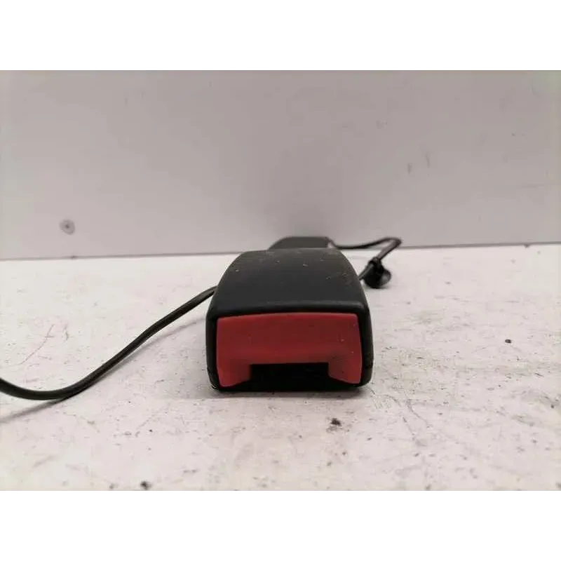 Ancrage ceinture avant droit volkswagen polo 6r/6c v