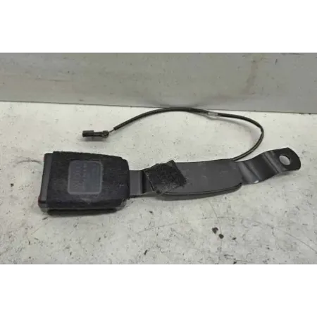 Ancrage ceinture avant droit audi a1 8x